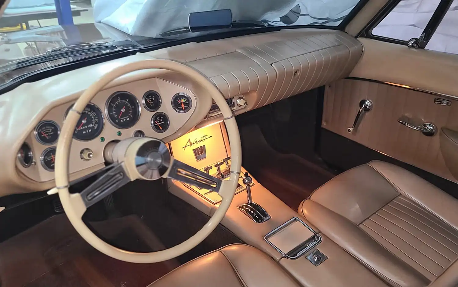 1963 Studebaker Avanti R2