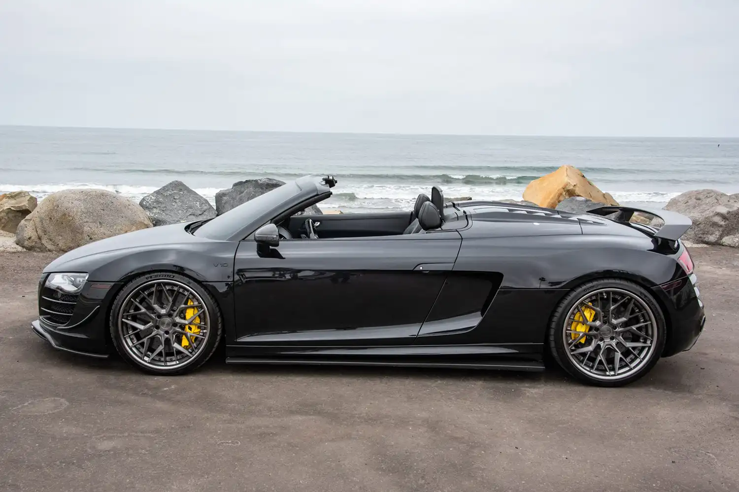 Phantom Black 2011 Audi R8 Spyder