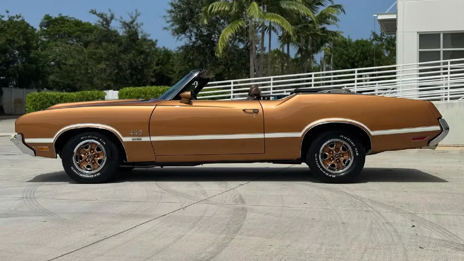 1972 Oldsmobile Cutlass Supreme Convertible