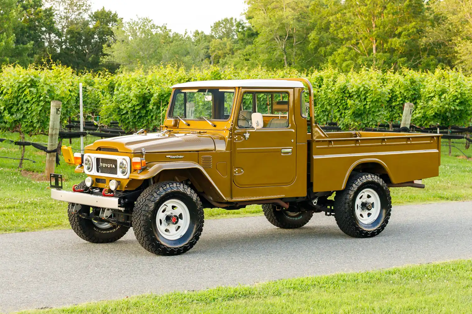 1982 Toyota Land Cruiser FJ45 Pickup
