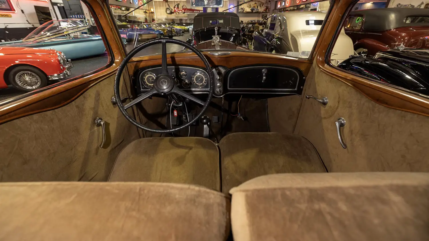 1932 Cadillac Series 355-B