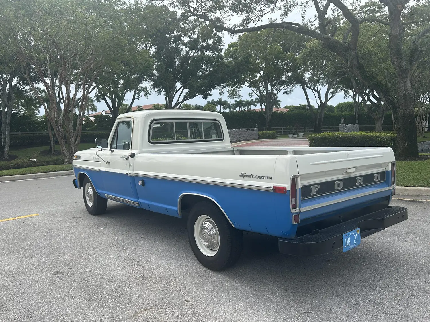 1971 Ford F-250 Sport Custom Camper Special