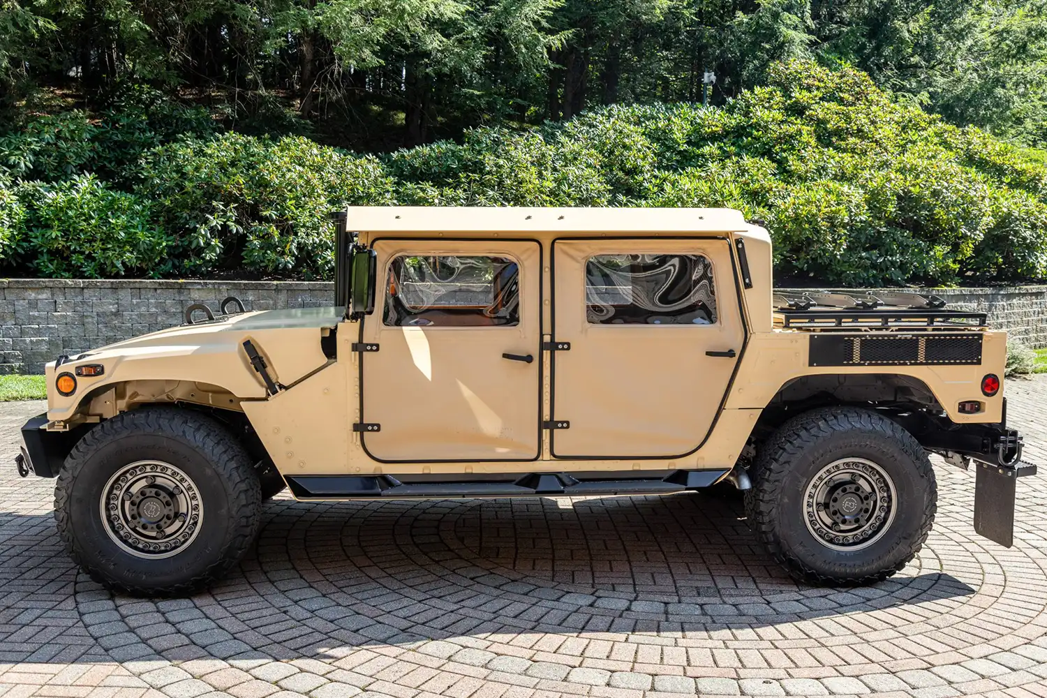 2010 AM General M1165A1 HMMWV