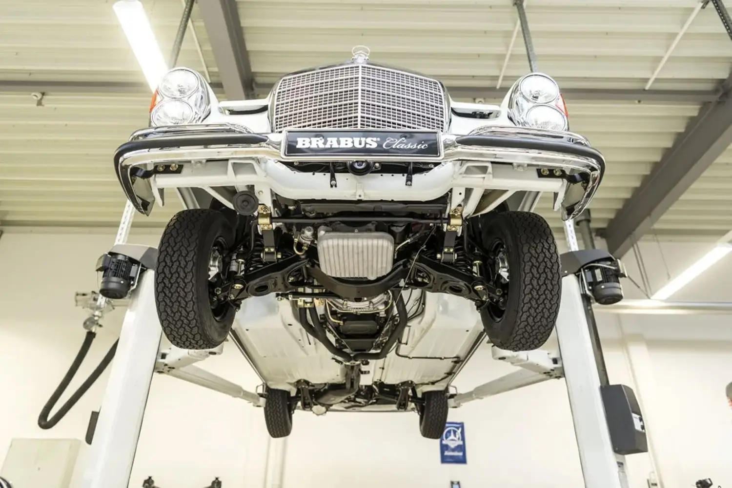 Brabus-Restored Mercedes-Benz 280 SE 3.5