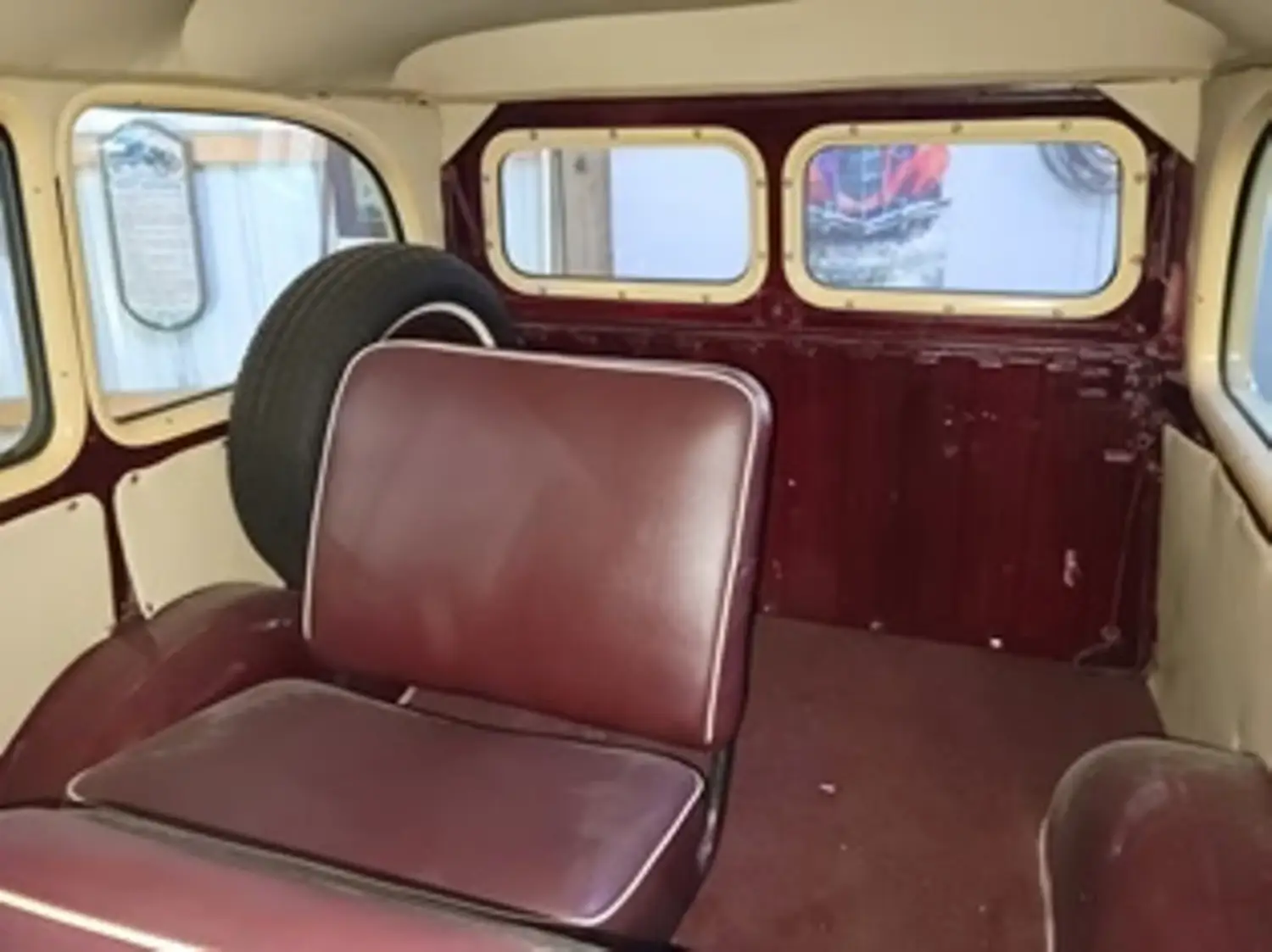 1948 Willys-Overland Jeepster