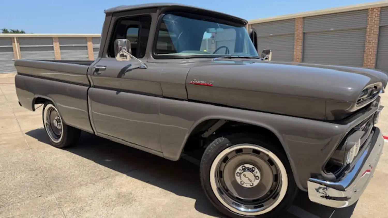 1961 Chevrolet Apache Pickup