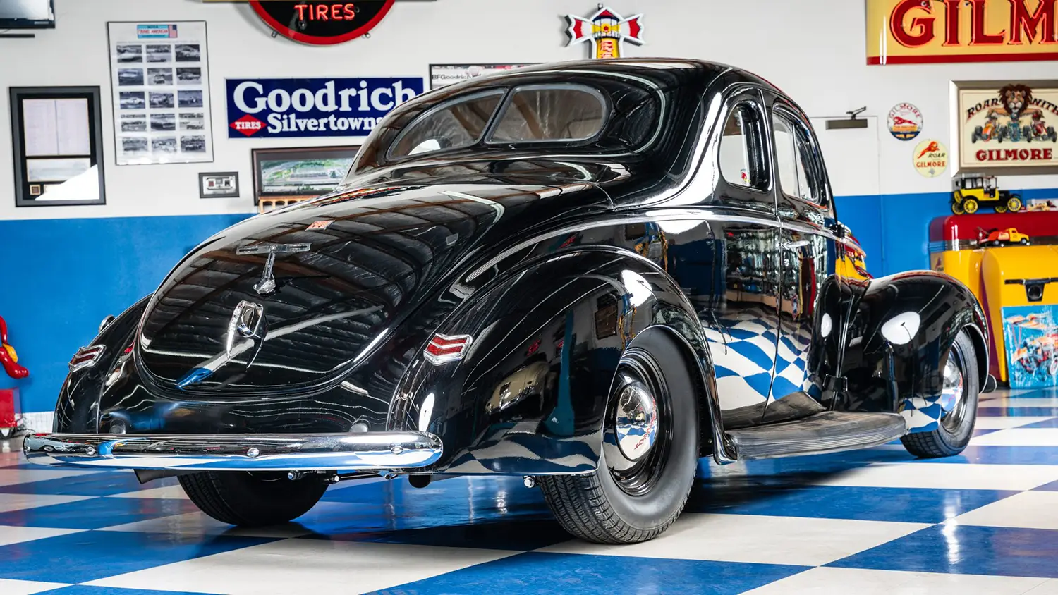 1940 Ford Coupe Hot Rod