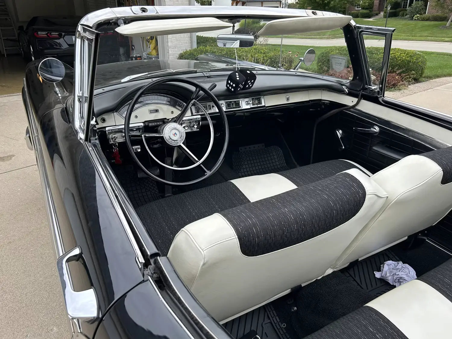 1957 Ford Fairlane 500 F-Code Skyliner