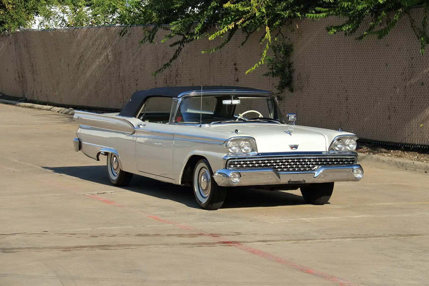 1959 Ford Fairlane 500 Galaxie Sunliner