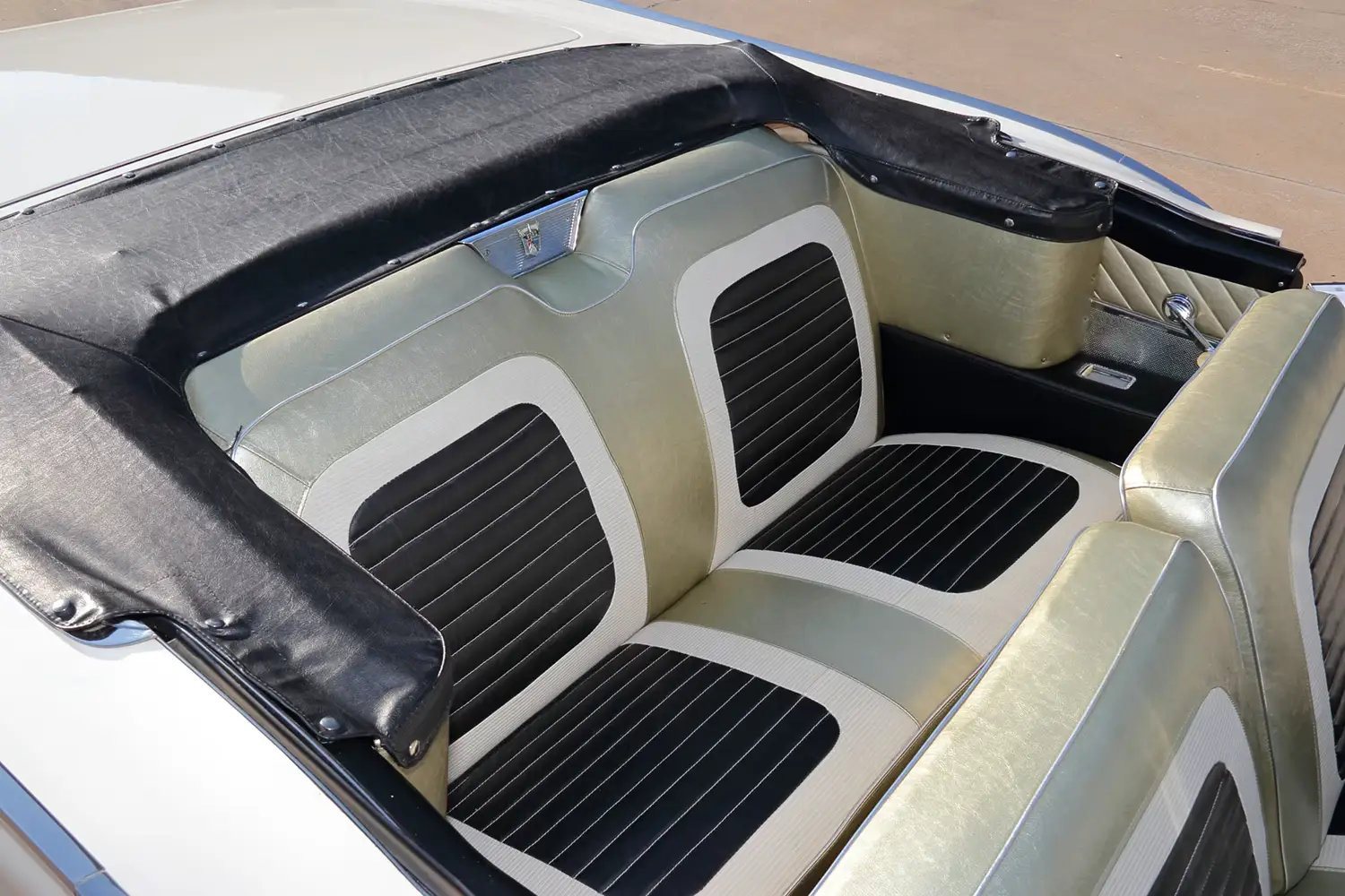 1959 Ford Fairlane 500 Galaxie Sunliner