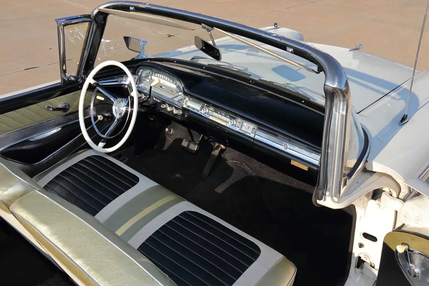 1959 Ford Fairlane 500 Galaxie Sunliner