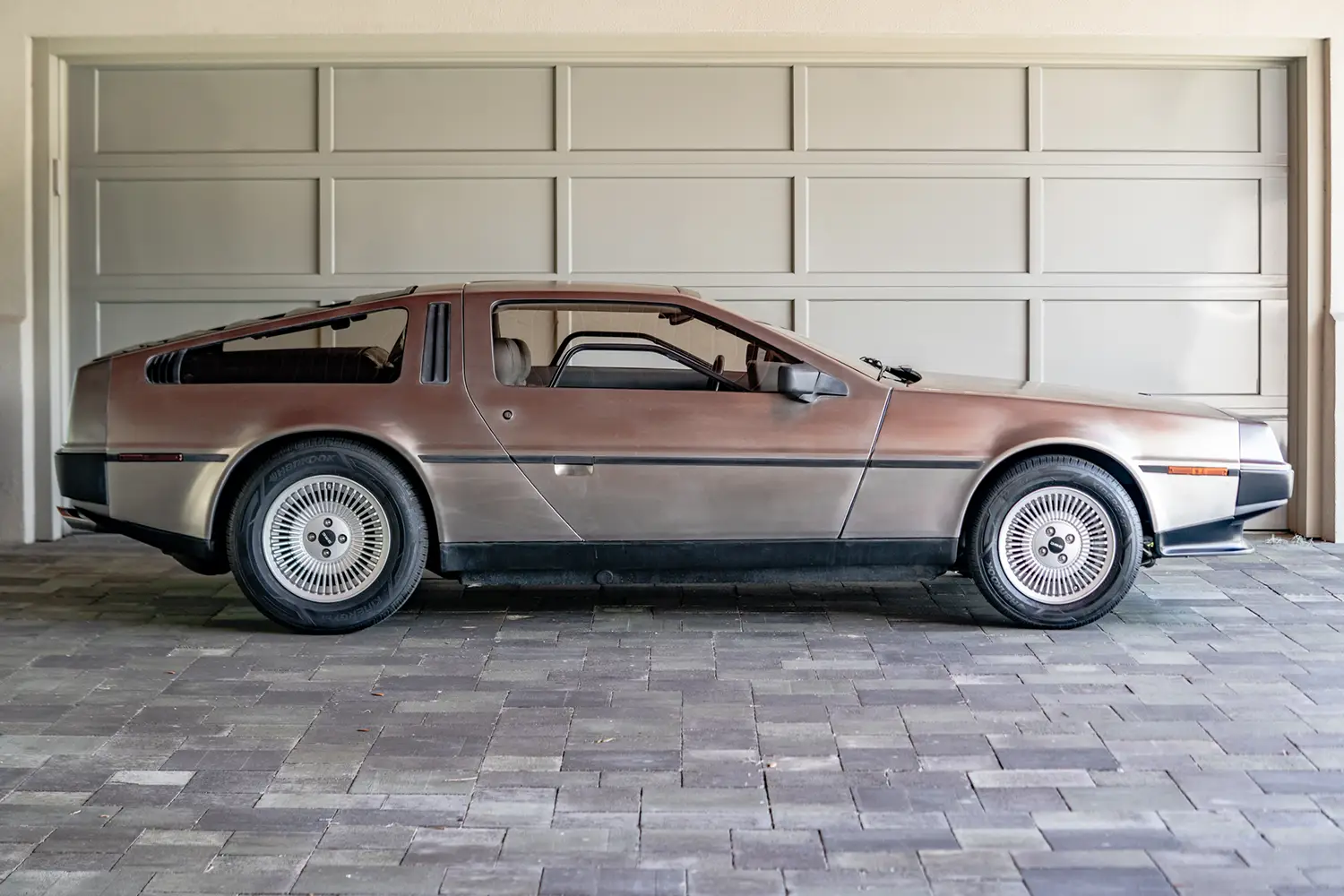 1982 DeLorean DMC-12