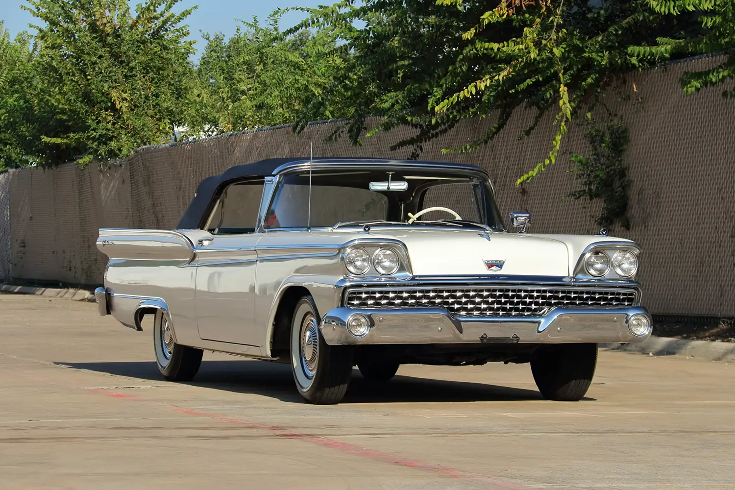 1959 Ford Fairlane 500 Galaxie Sunliner