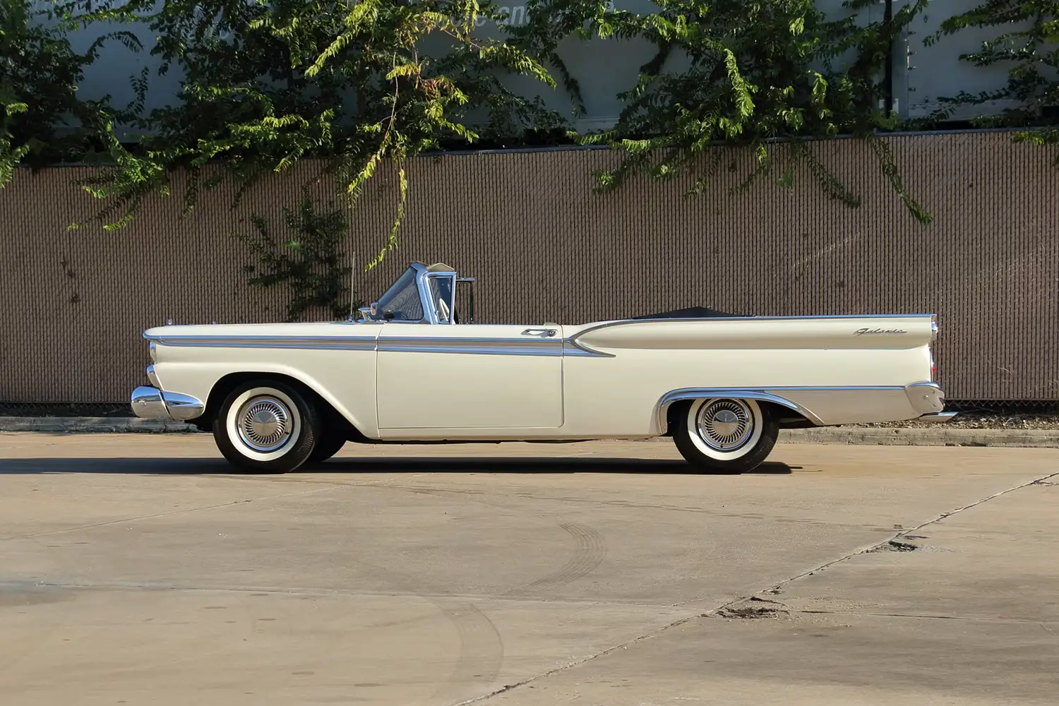 1959 Ford Fairlane 500 Galaxie Sunliner