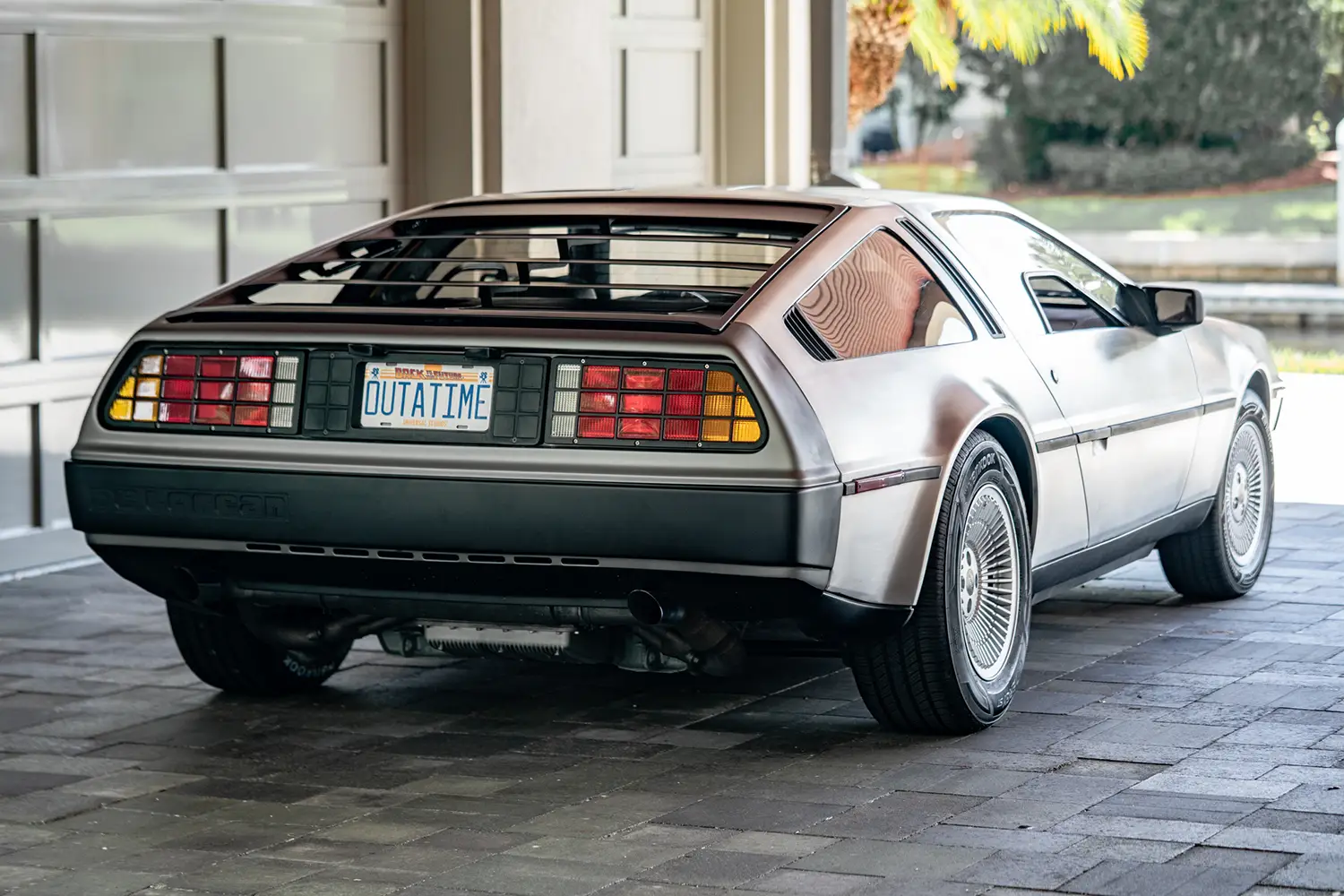1982 DeLorean DMC-12