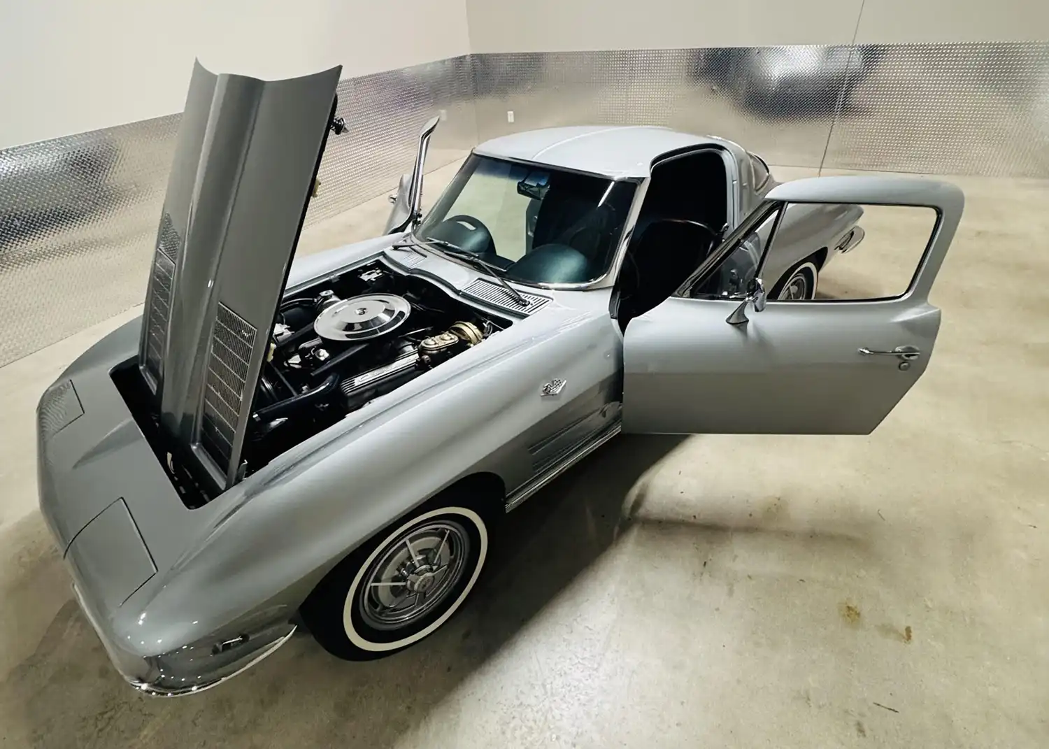 1963 Chevrolet Corvette coupe