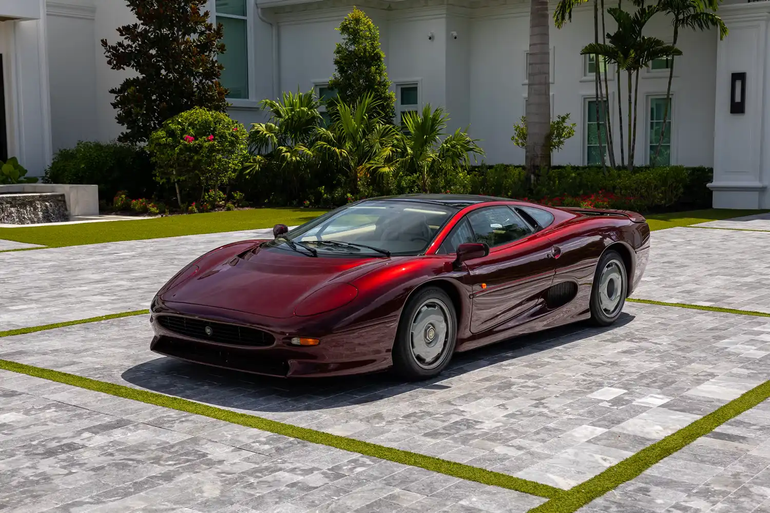 1993 Jaguar XJ220 Coupe