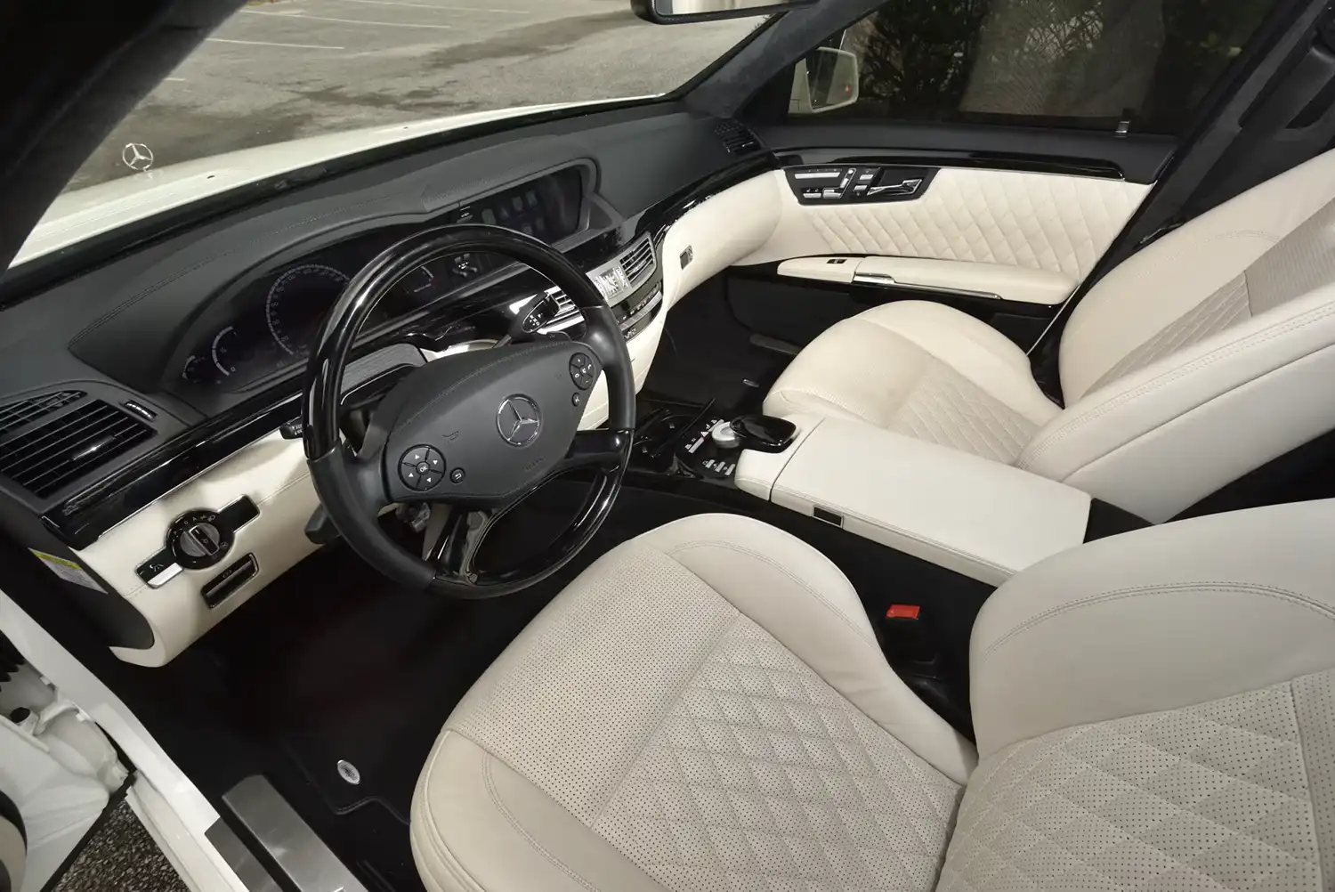 2010 Mercedes-Benz S65 Sedan