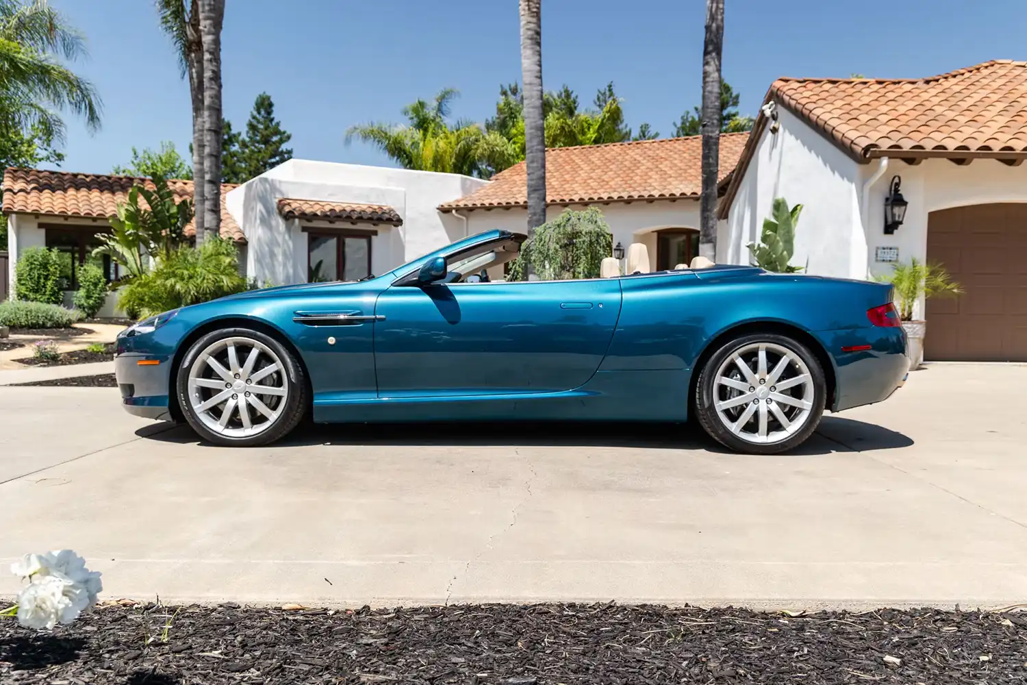 2005 Aston Martin DB9 Volante