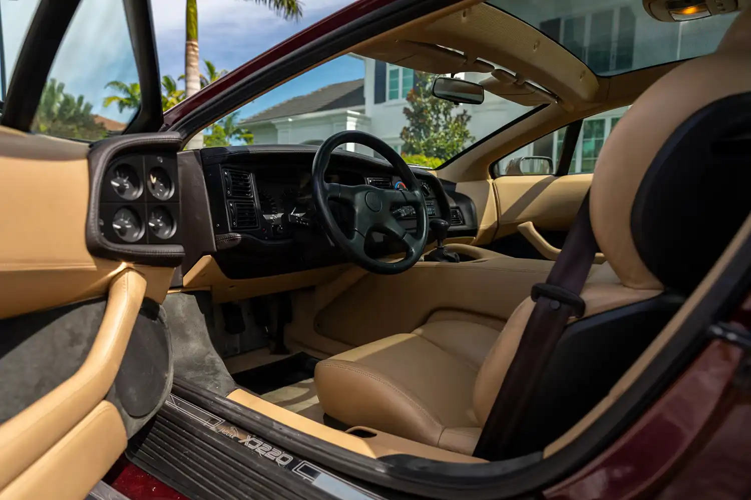 1993 Jaguar XJ220 Coupe