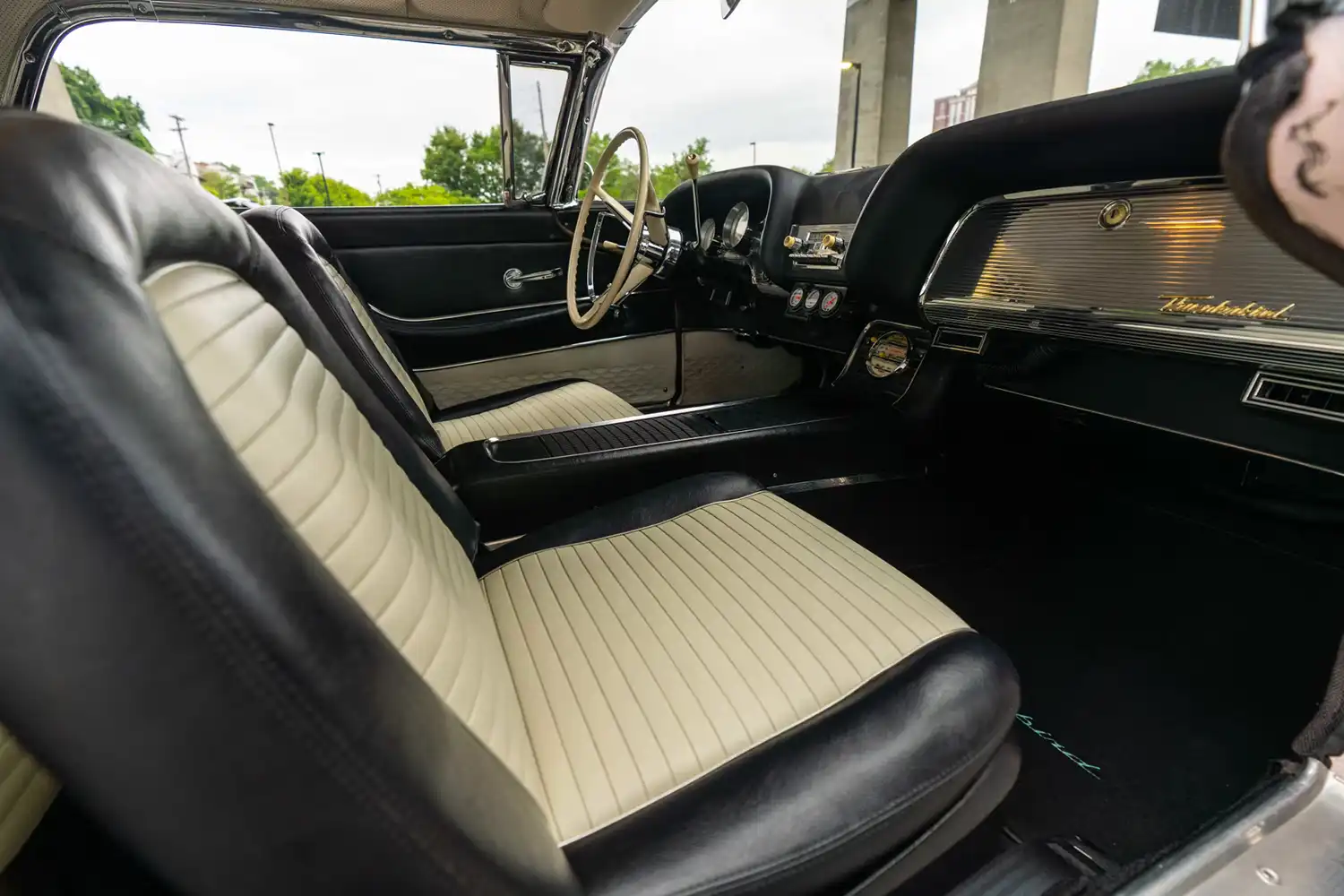 1959 Ford Thunderbird