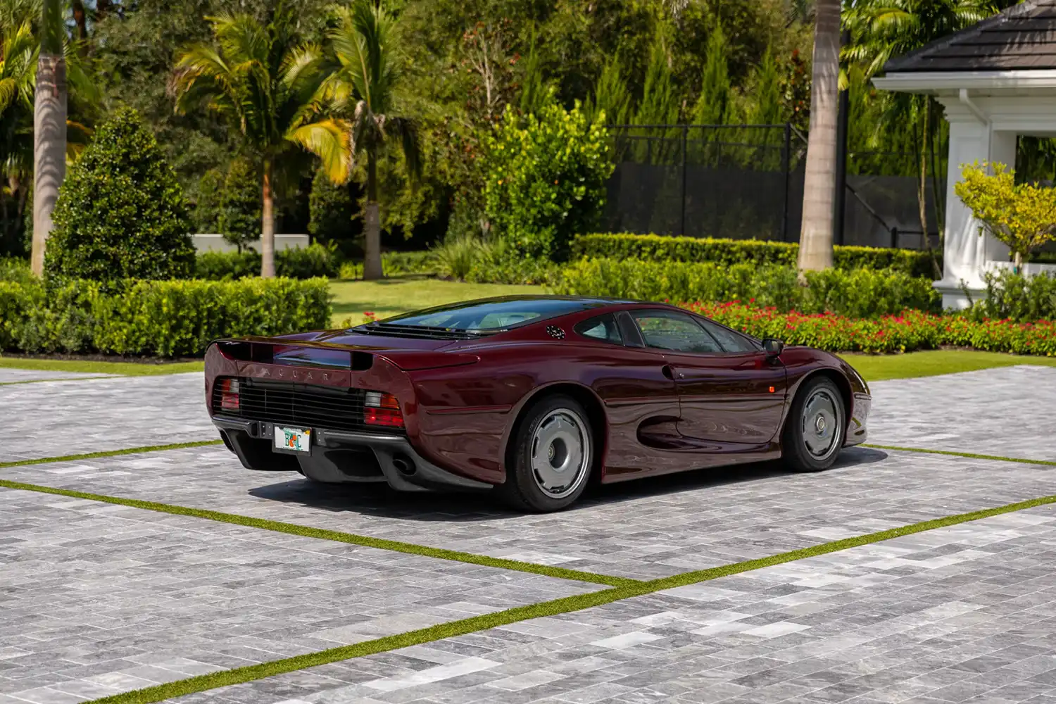 1993 Jaguar XJ220 Coupe