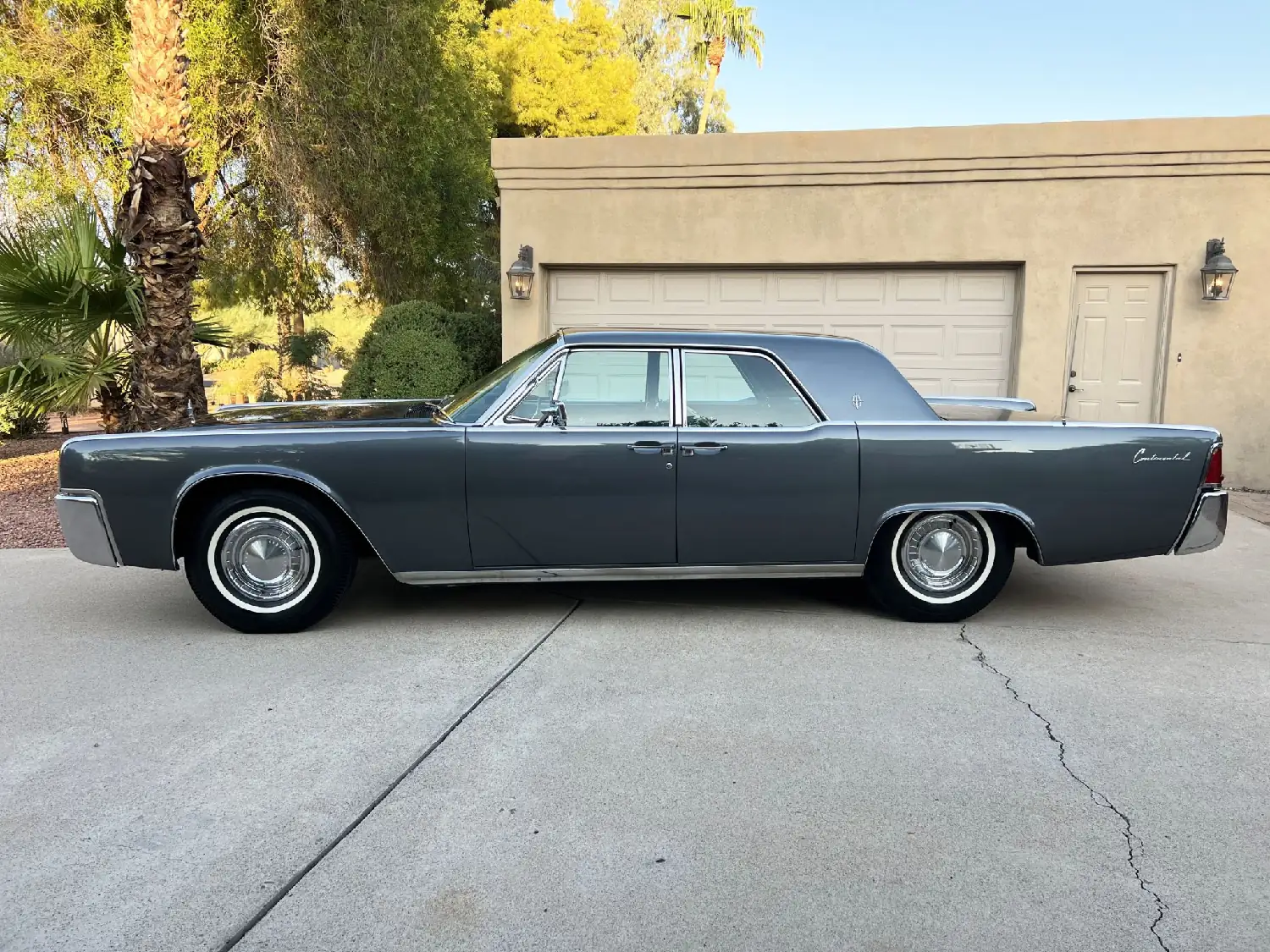 1962 Lincoln Continental Sedan