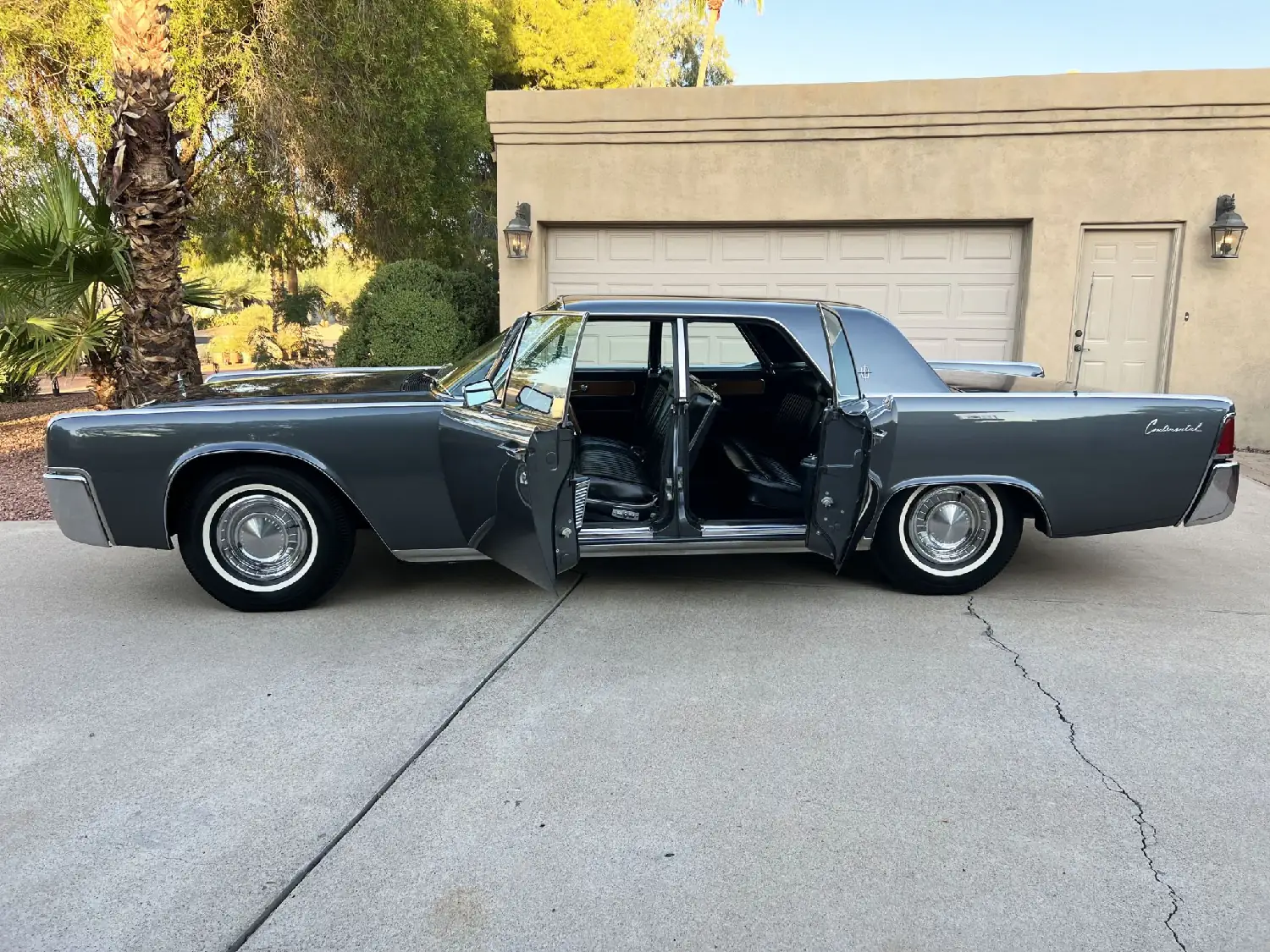1962 Lincoln Continental Sedan