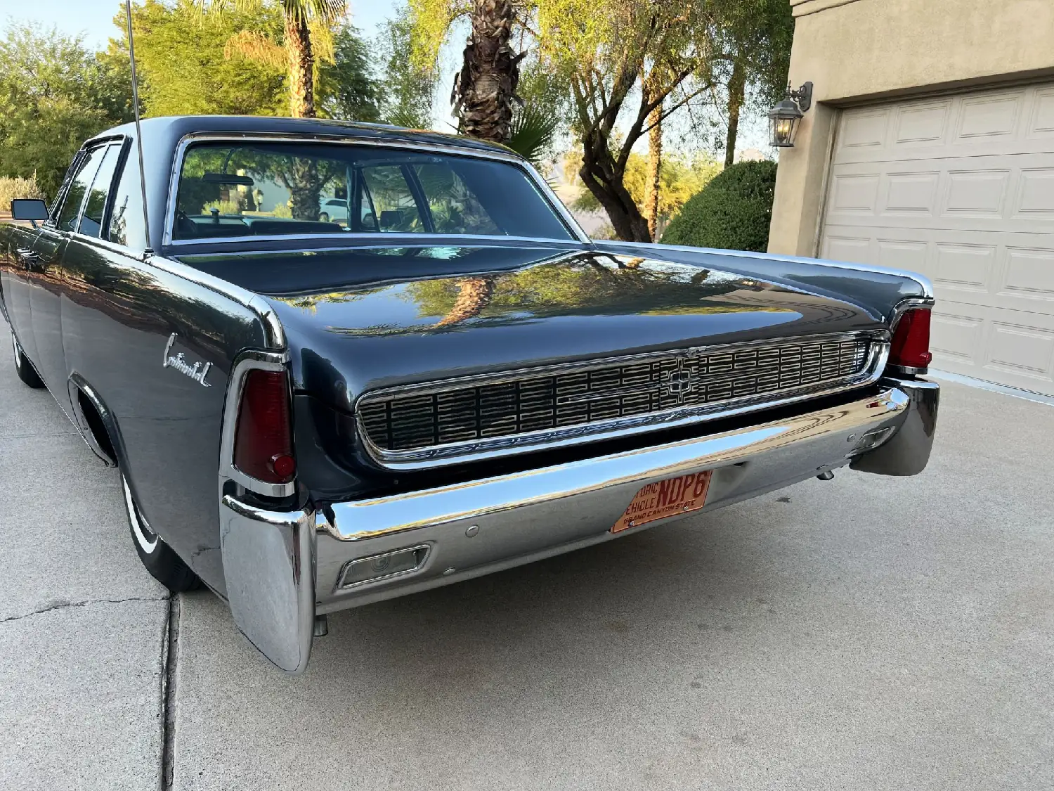 1962 Lincoln Continental Sedan