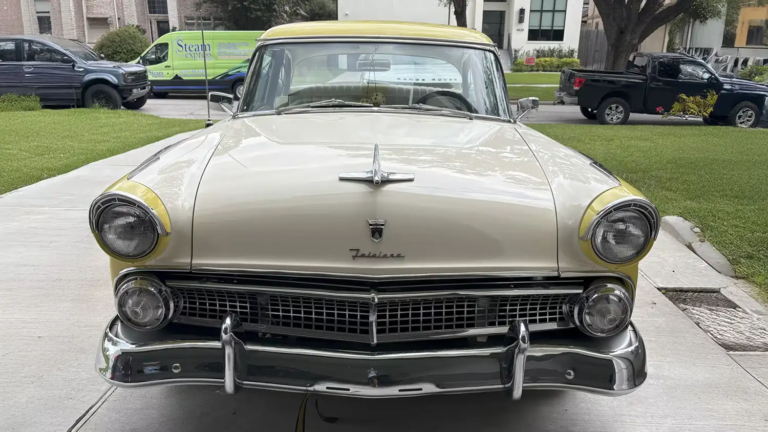 1955 Ford Fairlane Club Sedan