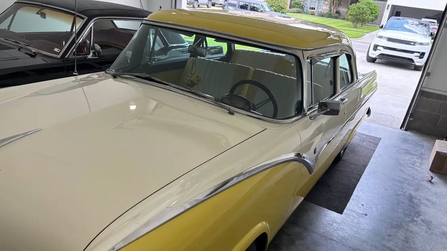 1955 Ford Fairlane Club Sedan