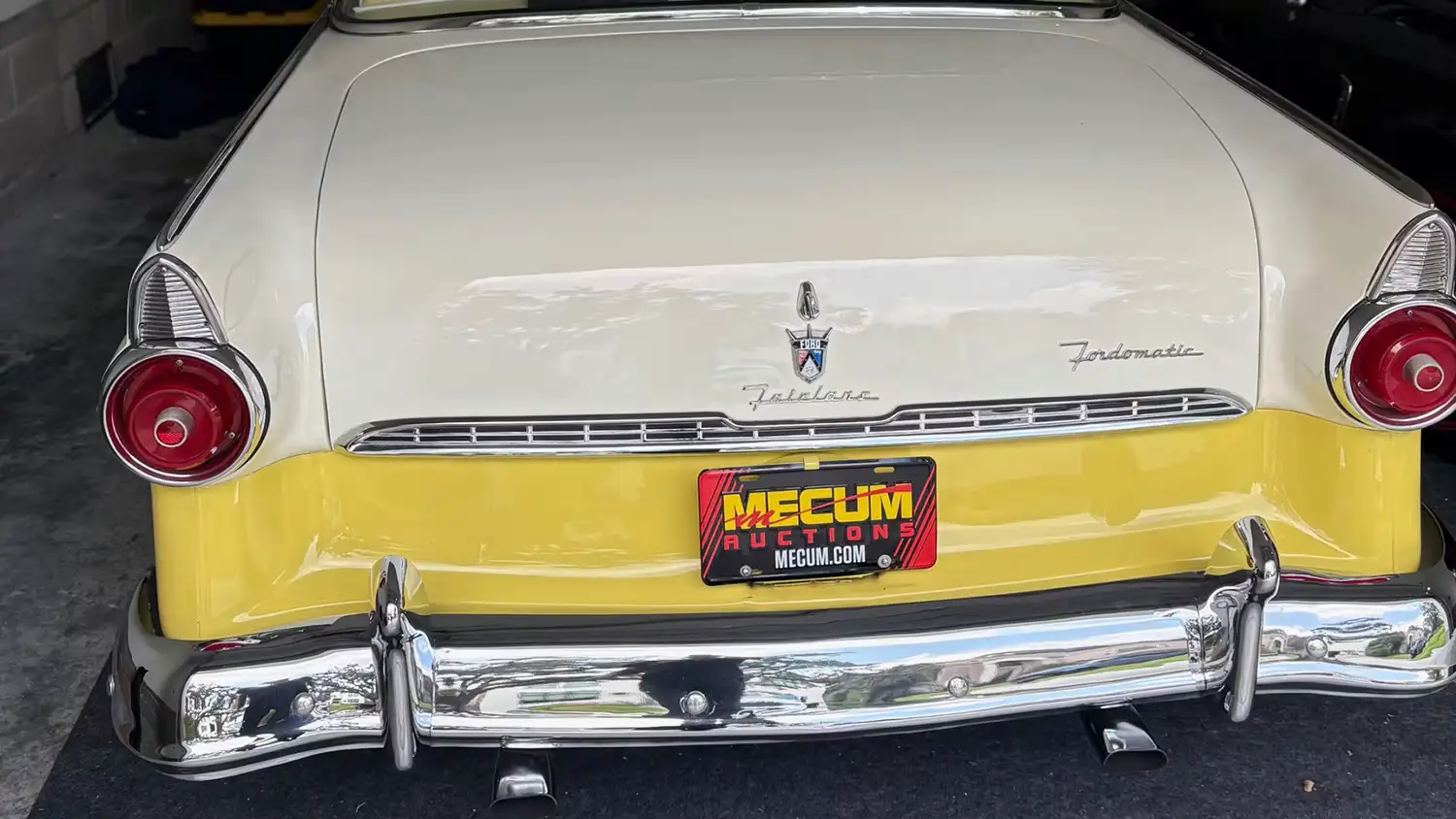 1955 Ford Fairlane Club Sedan
