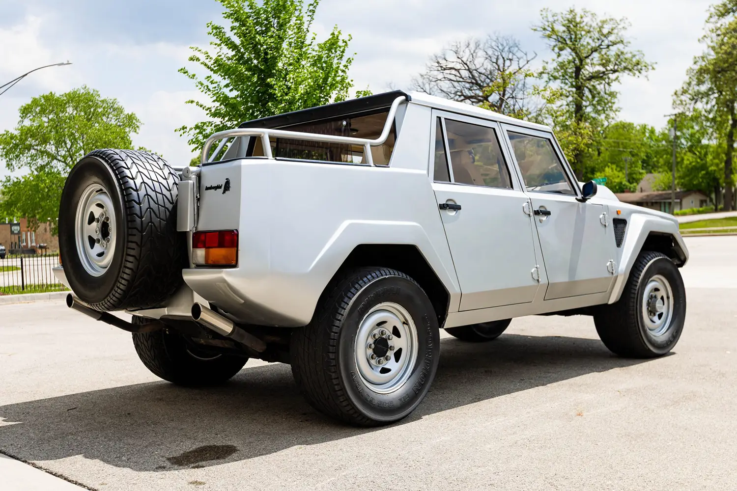 1987 Lamborghini LM002