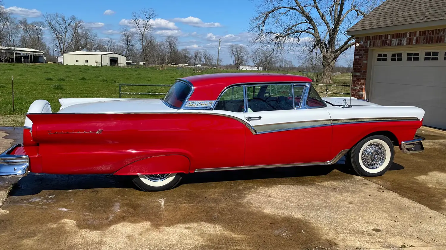 1957 Ford Fairlane 500 Skyliner