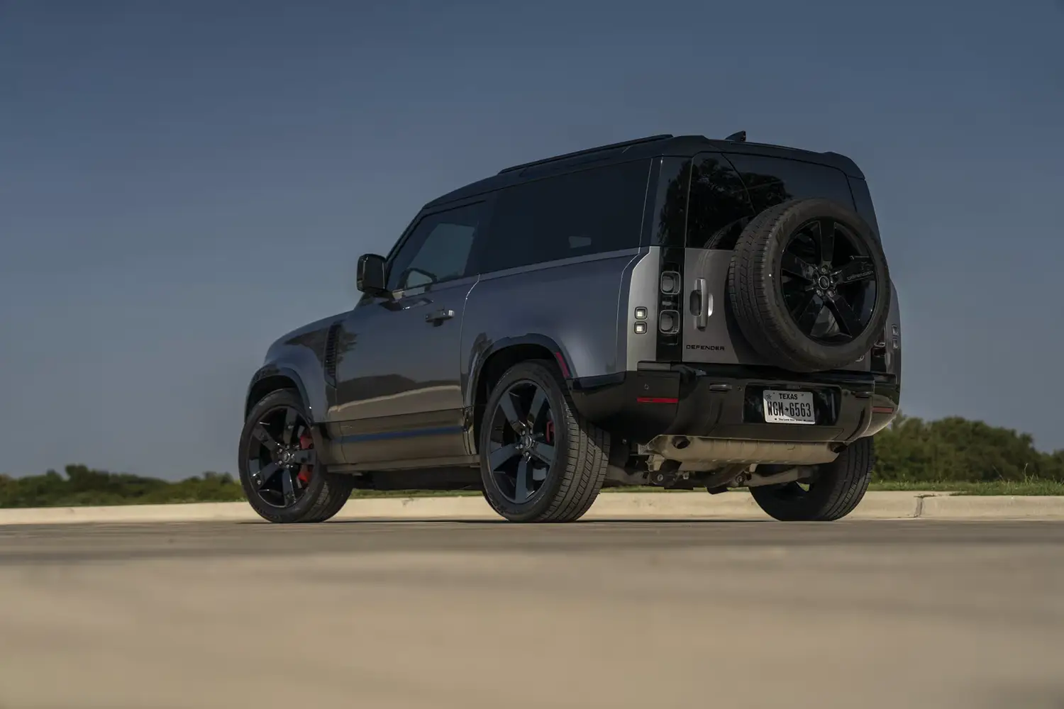 2023 Land Rover Defender 90 P400