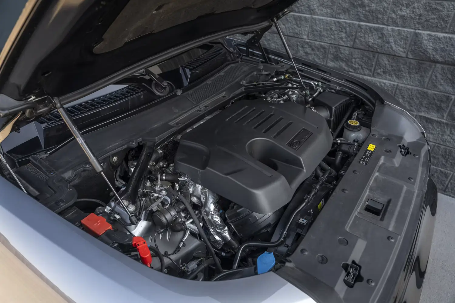 2023 Land Rover Defender 90 P400