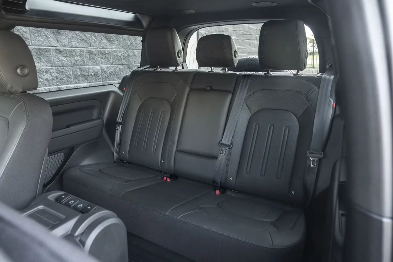 2023 Land Rover Defender 90 P400