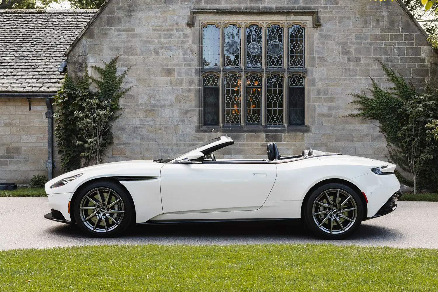 2019 Aston Martin DB11 Volante