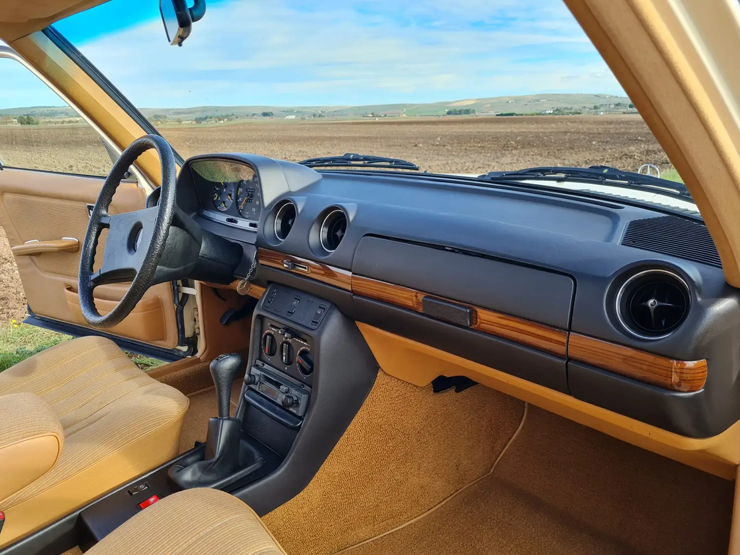 1984 Mercedes-Benz 200