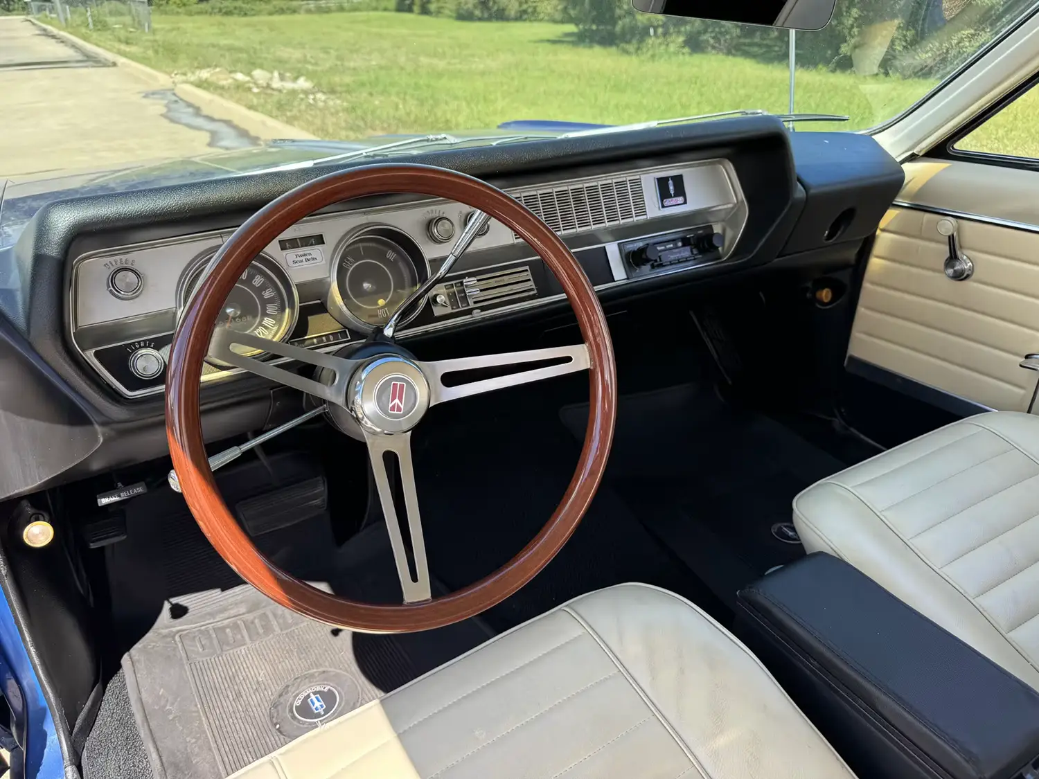 1967 Oldsmobile Cutlass Coupe
