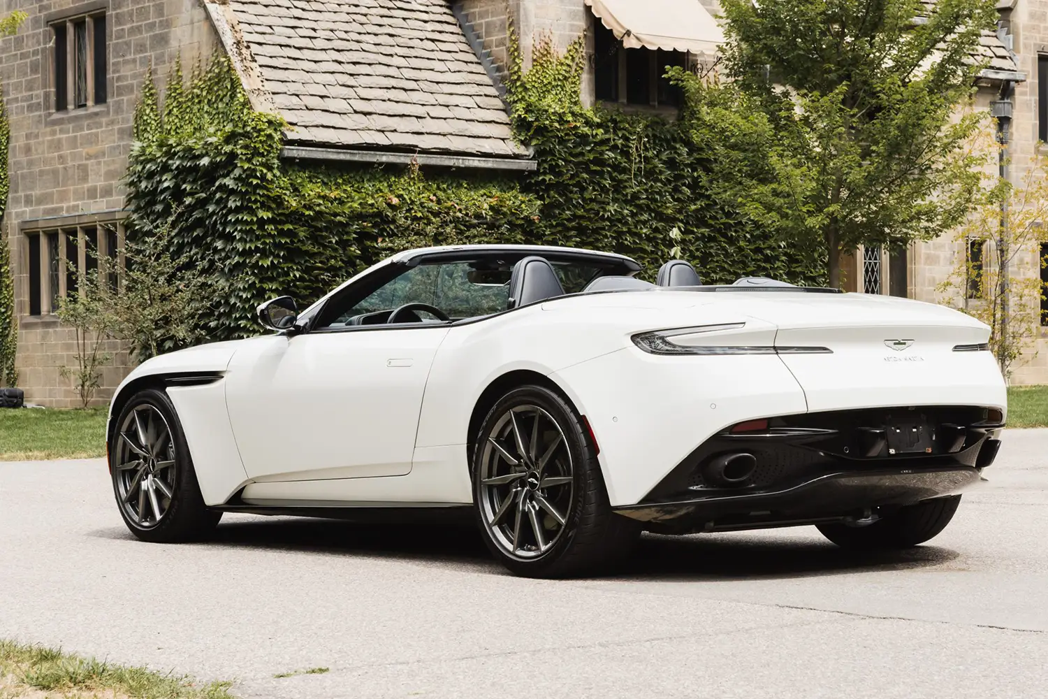 2019 Aston Martin DB11 Volante