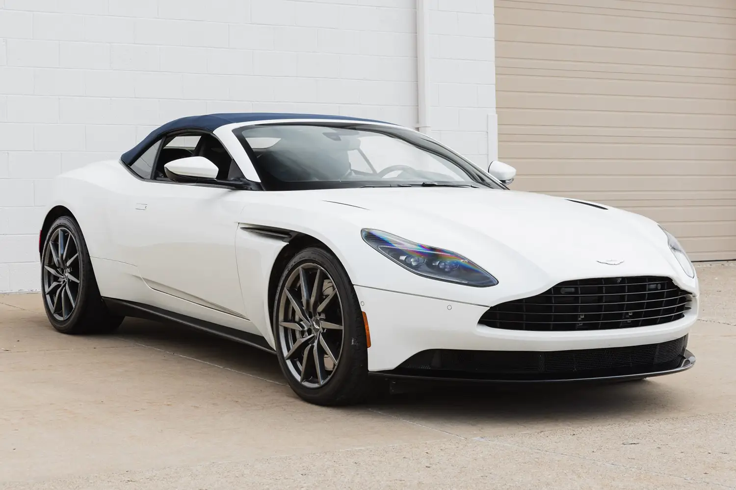 2019 Aston Martin DB11 Volante