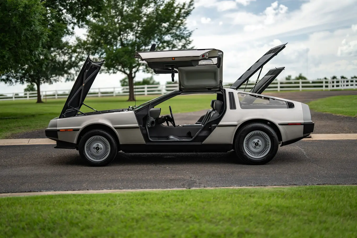 1981 DeLorean DMC-12