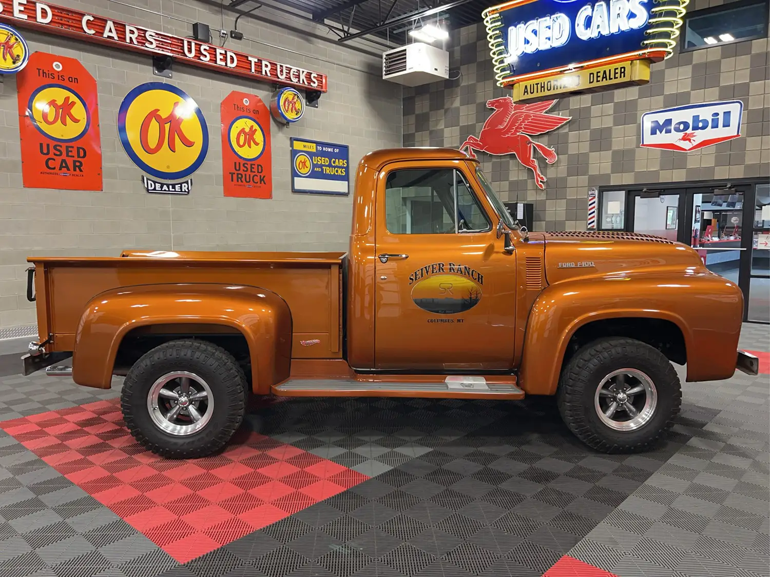 Custom 1954 Ford F-100 4x4