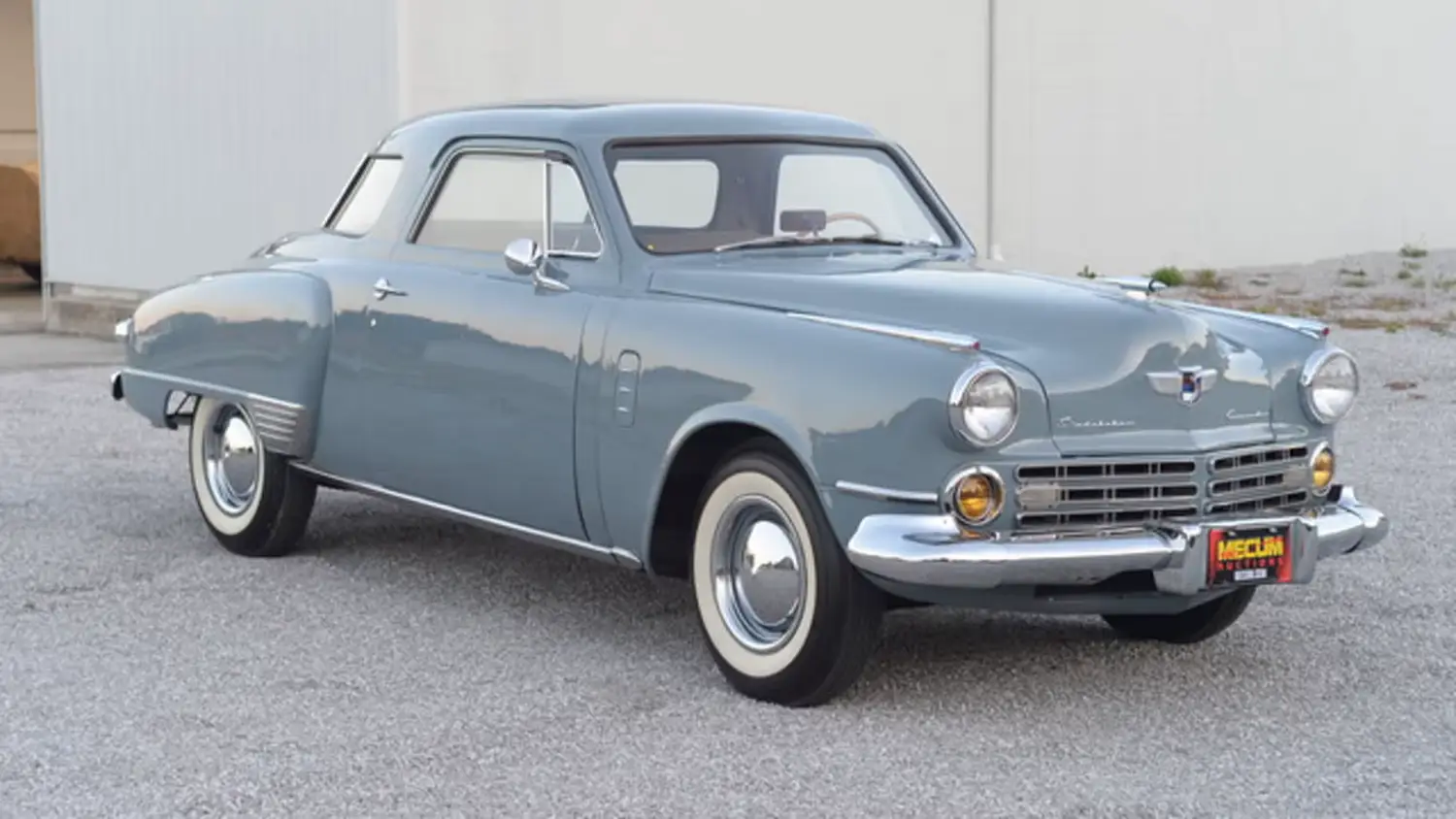 1947 Studebaker Commander Deluxe Starlight Coupe