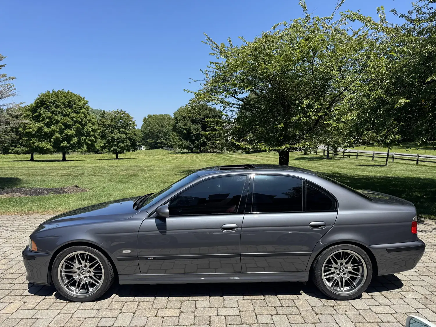 2002 BMW M5