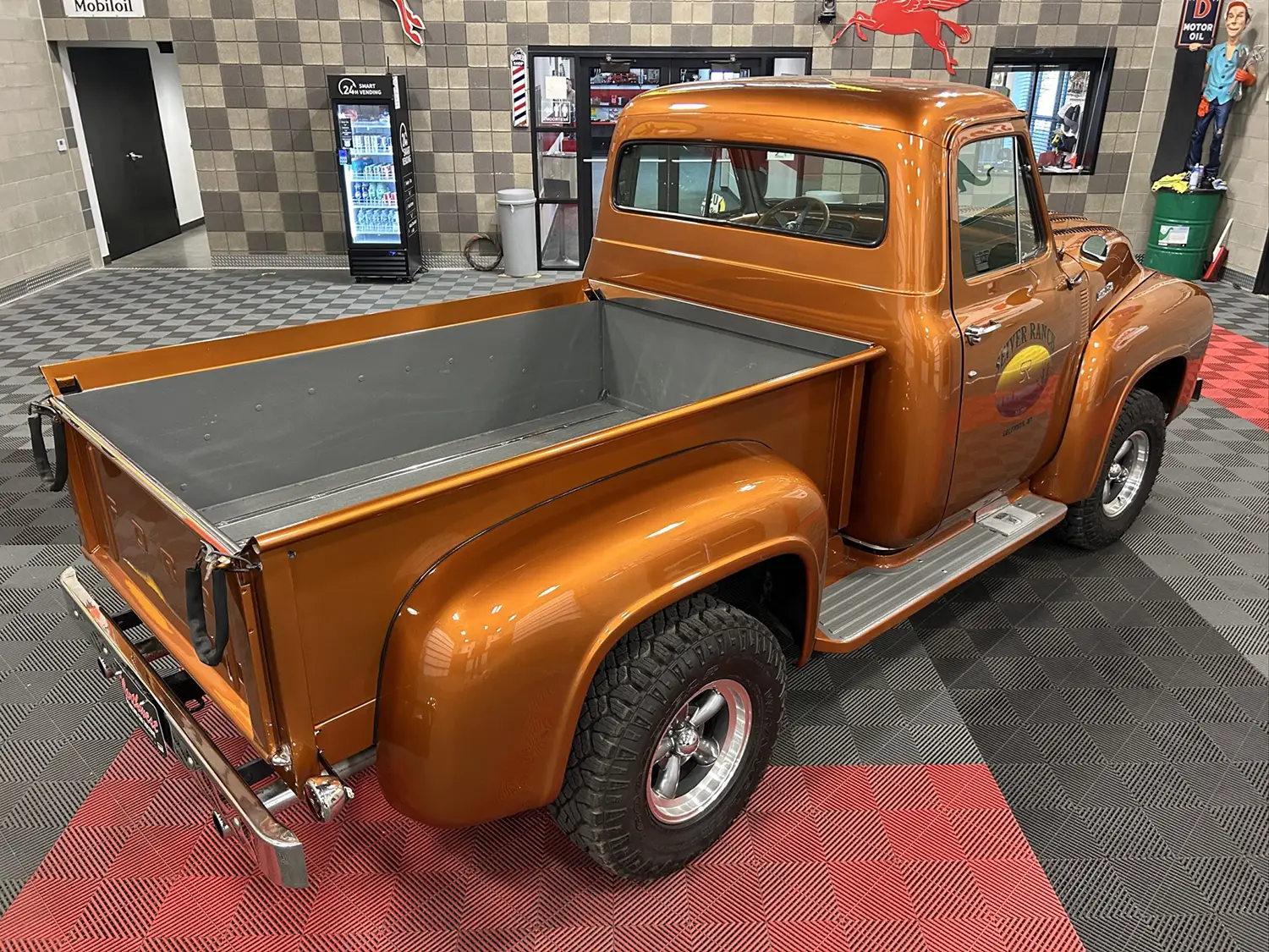 Custom 1954 Ford F-100 4x4