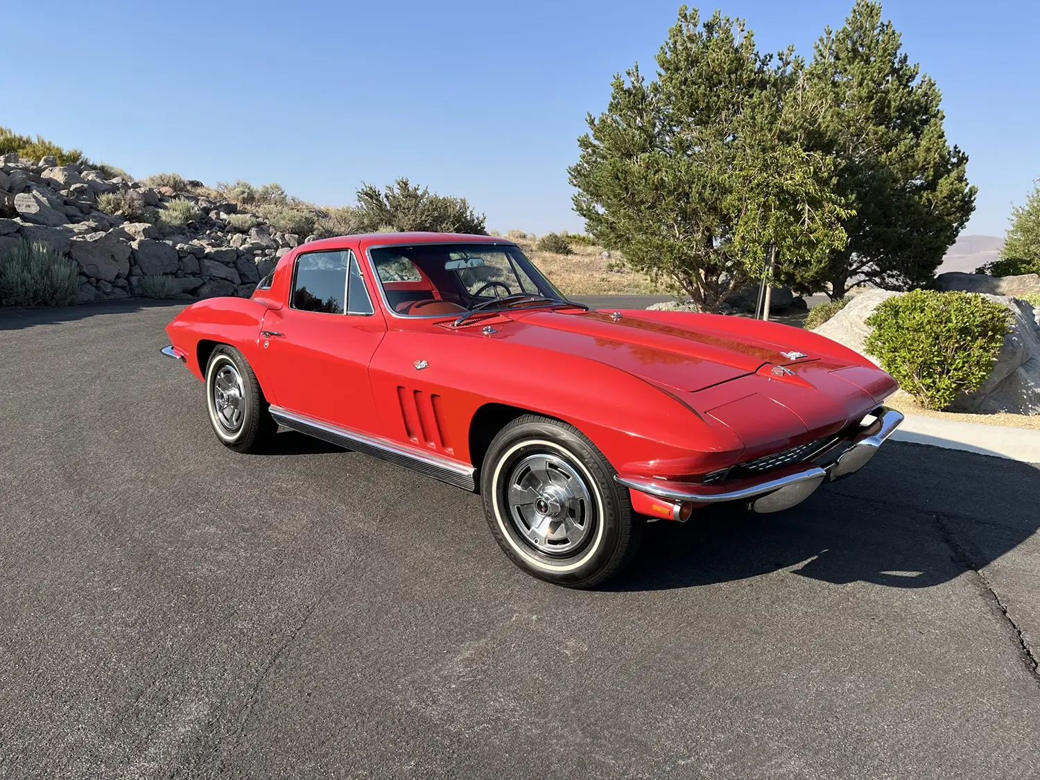 1966 Chevrolet Corvette coupe 327/300