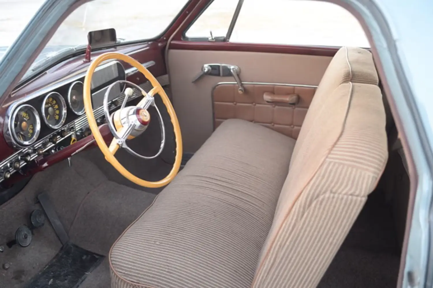 1947 Studebaker Commander Deluxe Starlight Coupe