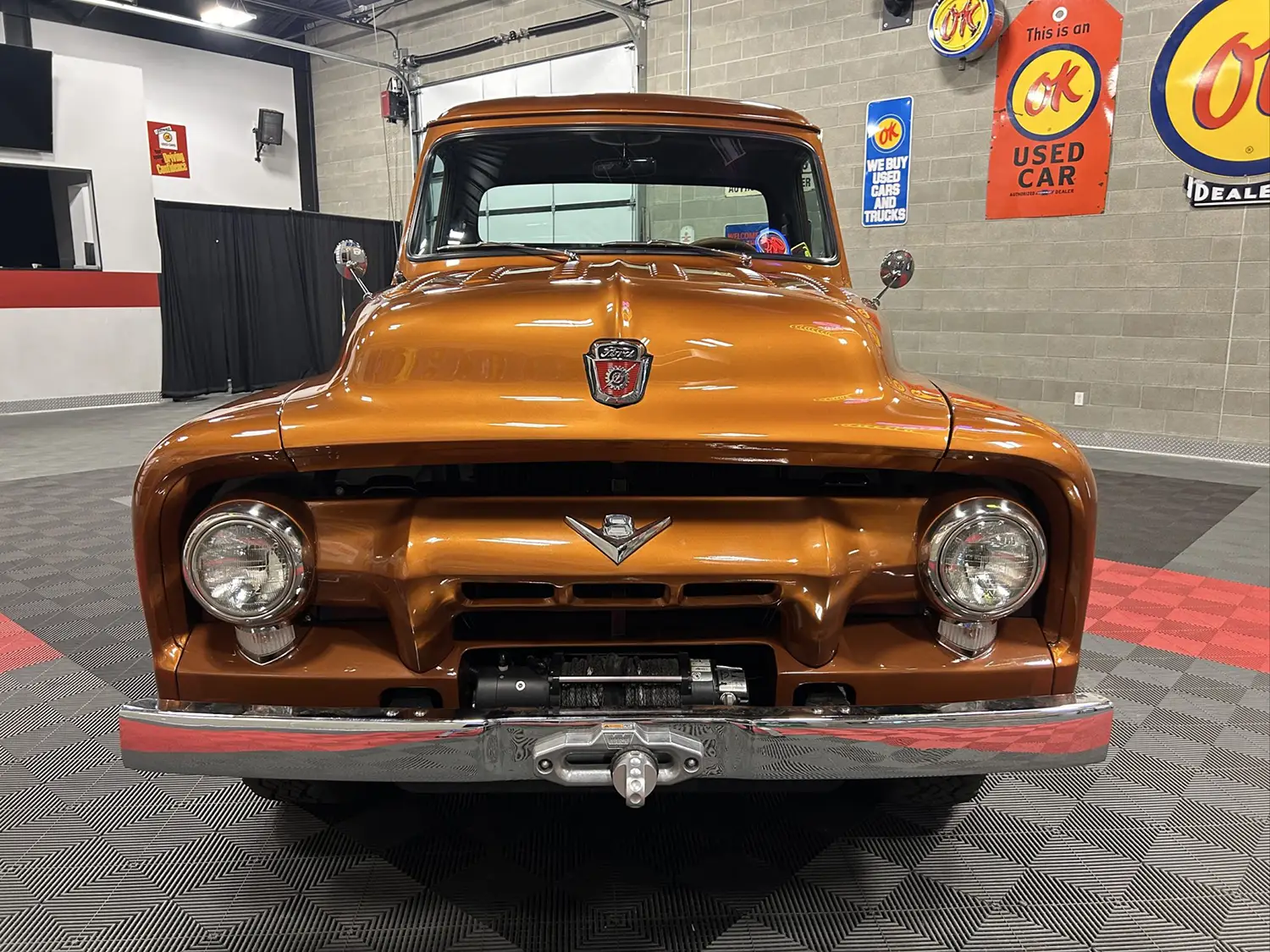 Custom 1954 Ford F-100 4x4